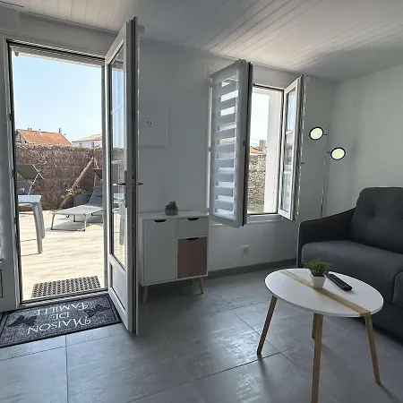 Maison Proche Centre Noirmoutier, Terrasse Et Parking - Fr-1-224b-195