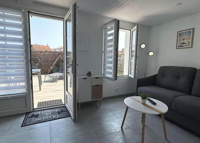 Maison Proche Centre Noirmoutier, Terrasse Et Parking - Fr-1-224b-195